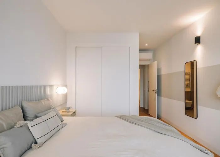 Berlengas - 2 Bedroom And Parking In Arroios * 리스본
