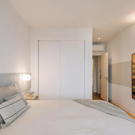 Berlengas - 2 Bedroom And Parking In Arroios * Lissabon